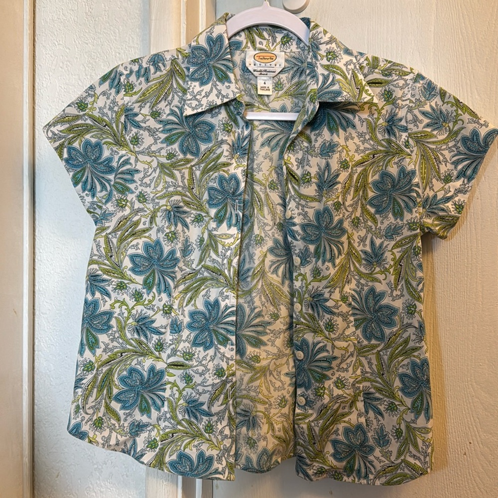 Talbots Petites Women’s Size 4 Button Down Shirt
